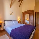 Chateau De Hébergement de vacances Gurat
