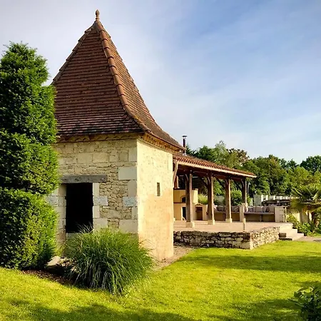 Chateau De *