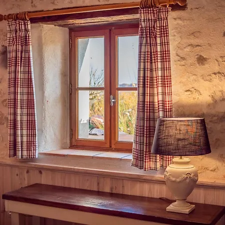 Chateau De Holiday home Gurat